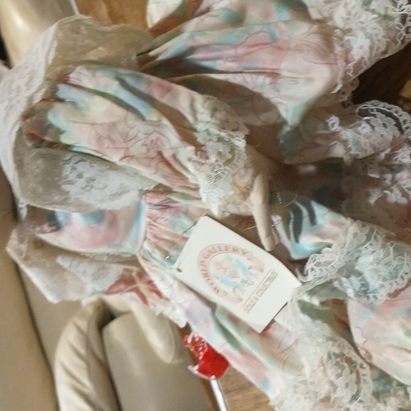 New Beautiful Porcelain Doll.❤️ - Picture 5 of 11